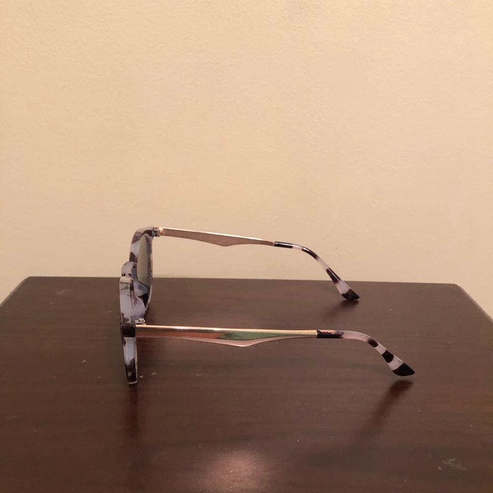 sunglasses 🌞 - Picture 6 of 7